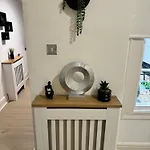 Stunning Refurbished Studio With A Private Courtyard To Enjoy!