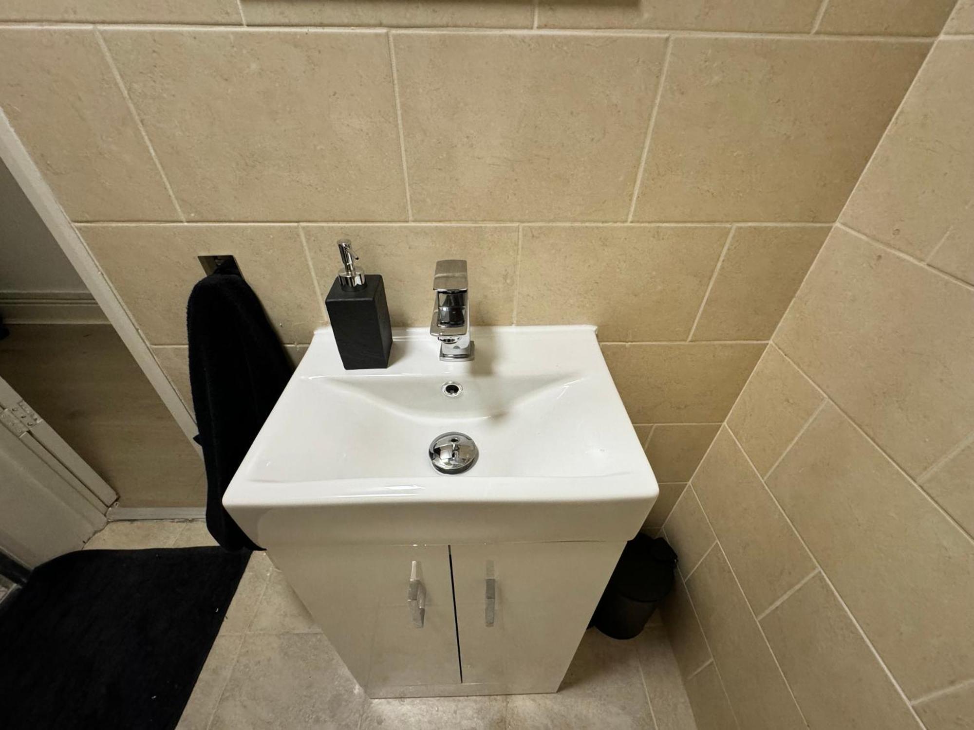Stunning Refurbished With A Private Courtyard To Enjoy! Apartamento *