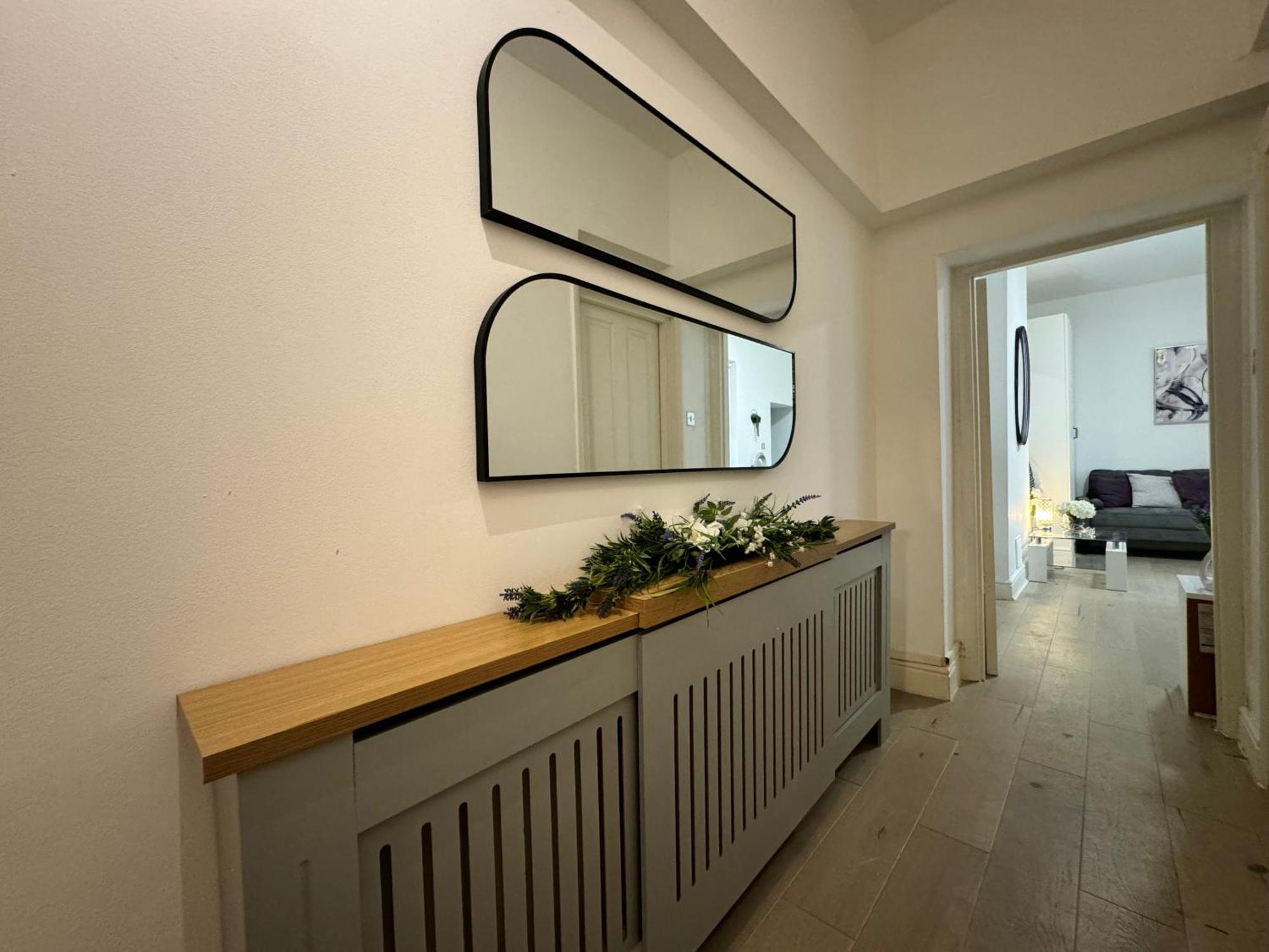 Stunning Refurbished With A Private Courtyard To Enjoy! Apartamento Londres