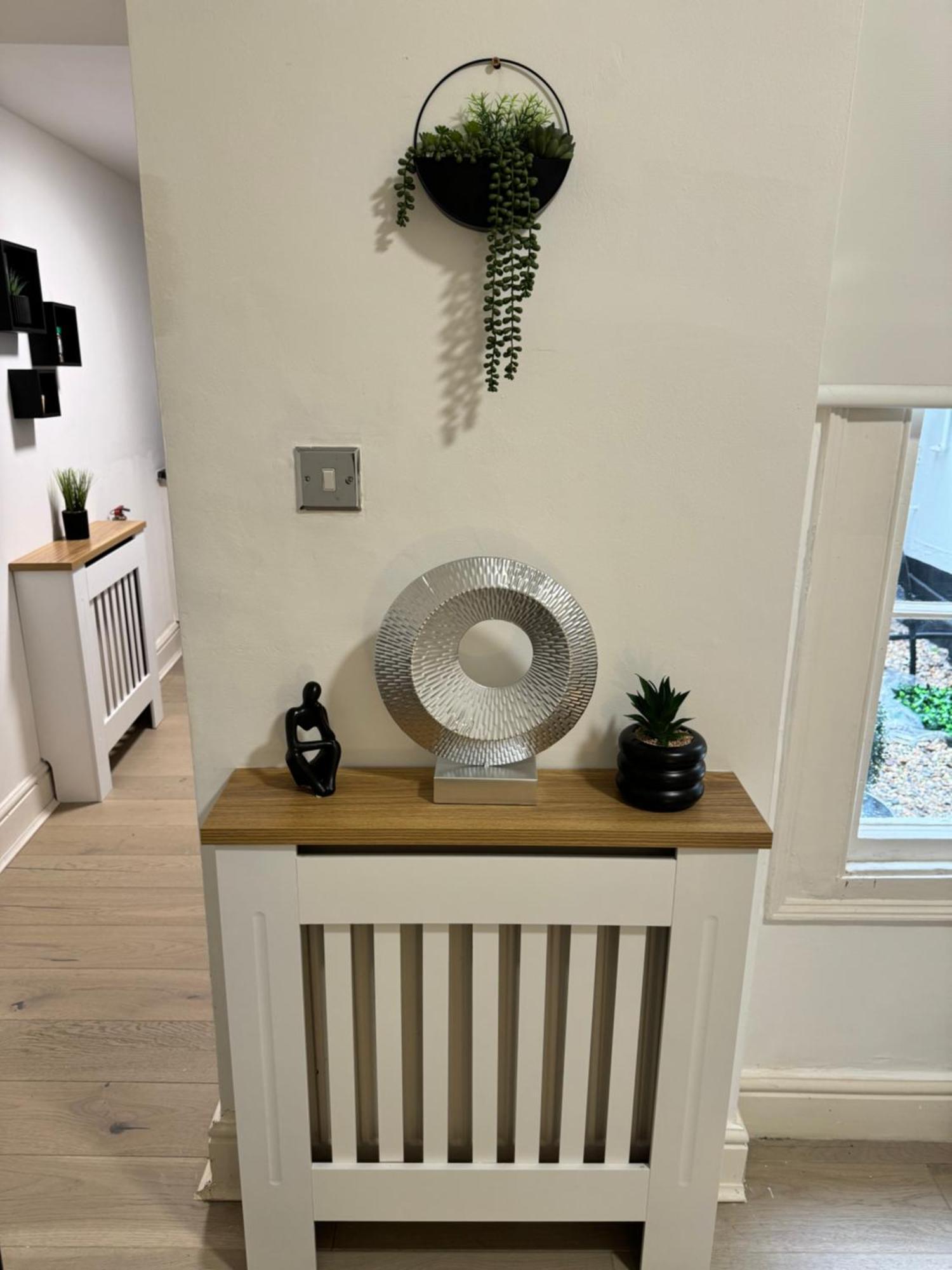 Stunning Refurbished With A Private Courtyard To Enjoy! Appartement Londen